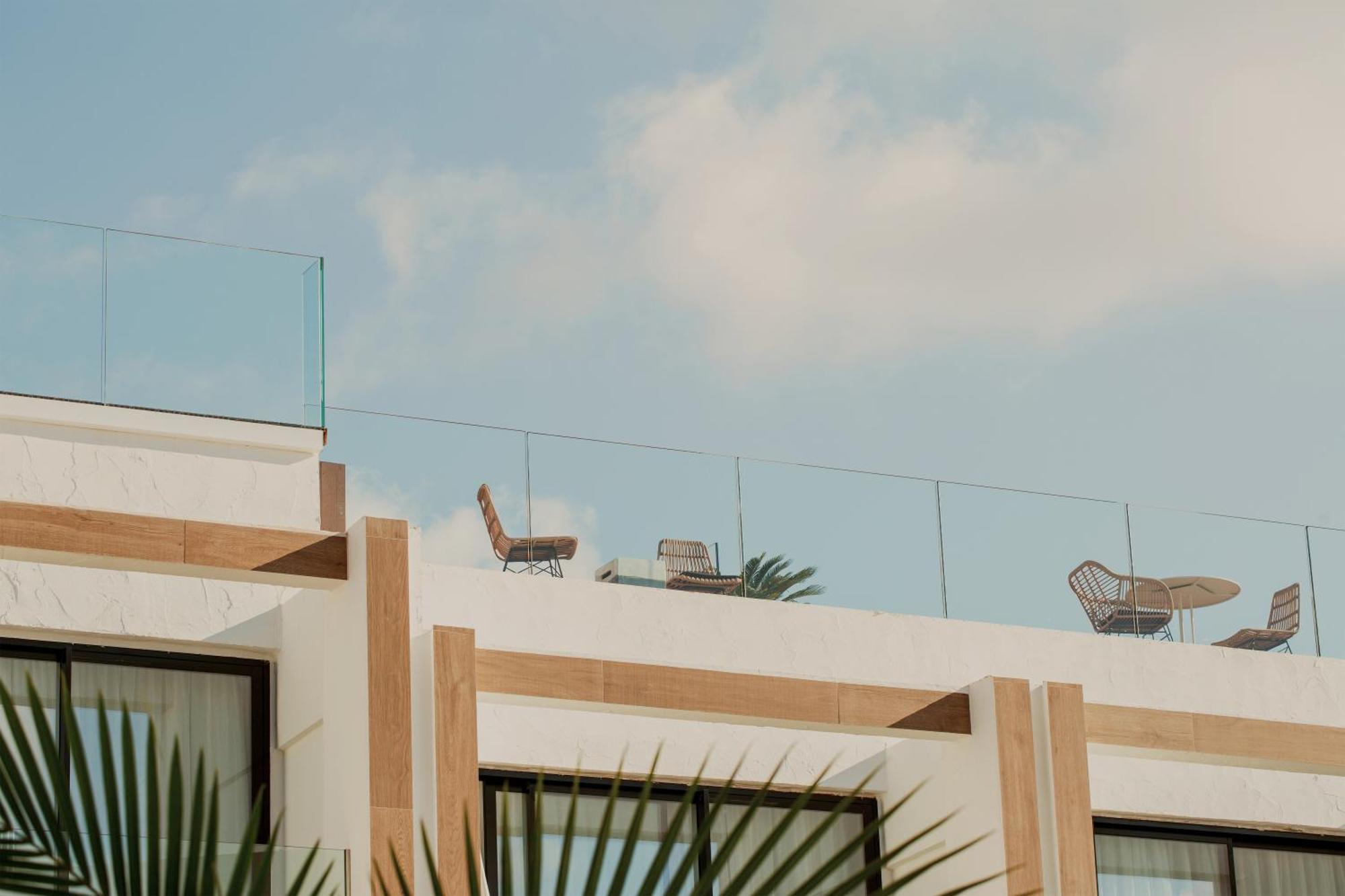 Nativo Hotel Ibiza ซานตาเอวเลเรียเดสริว ภายนอก รูปภาพ